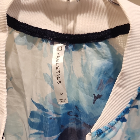 Fabletics White and Blue Floral Jacket - Picture 4 of 5